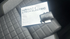 Renault 4 110kW Iconic+ 52kWh Comfort range 5dr Auto Electric Estate